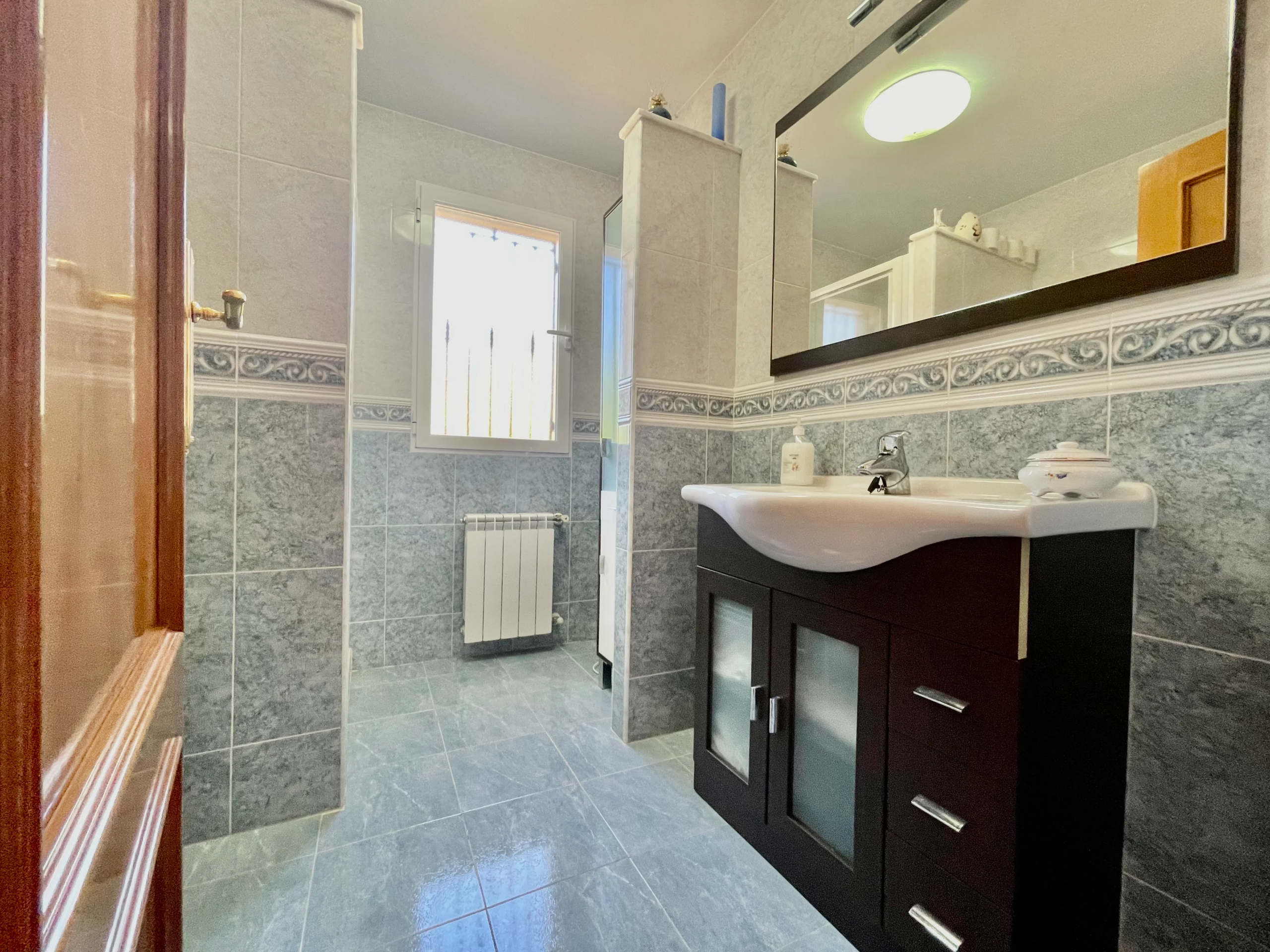 Primer baño del chalet