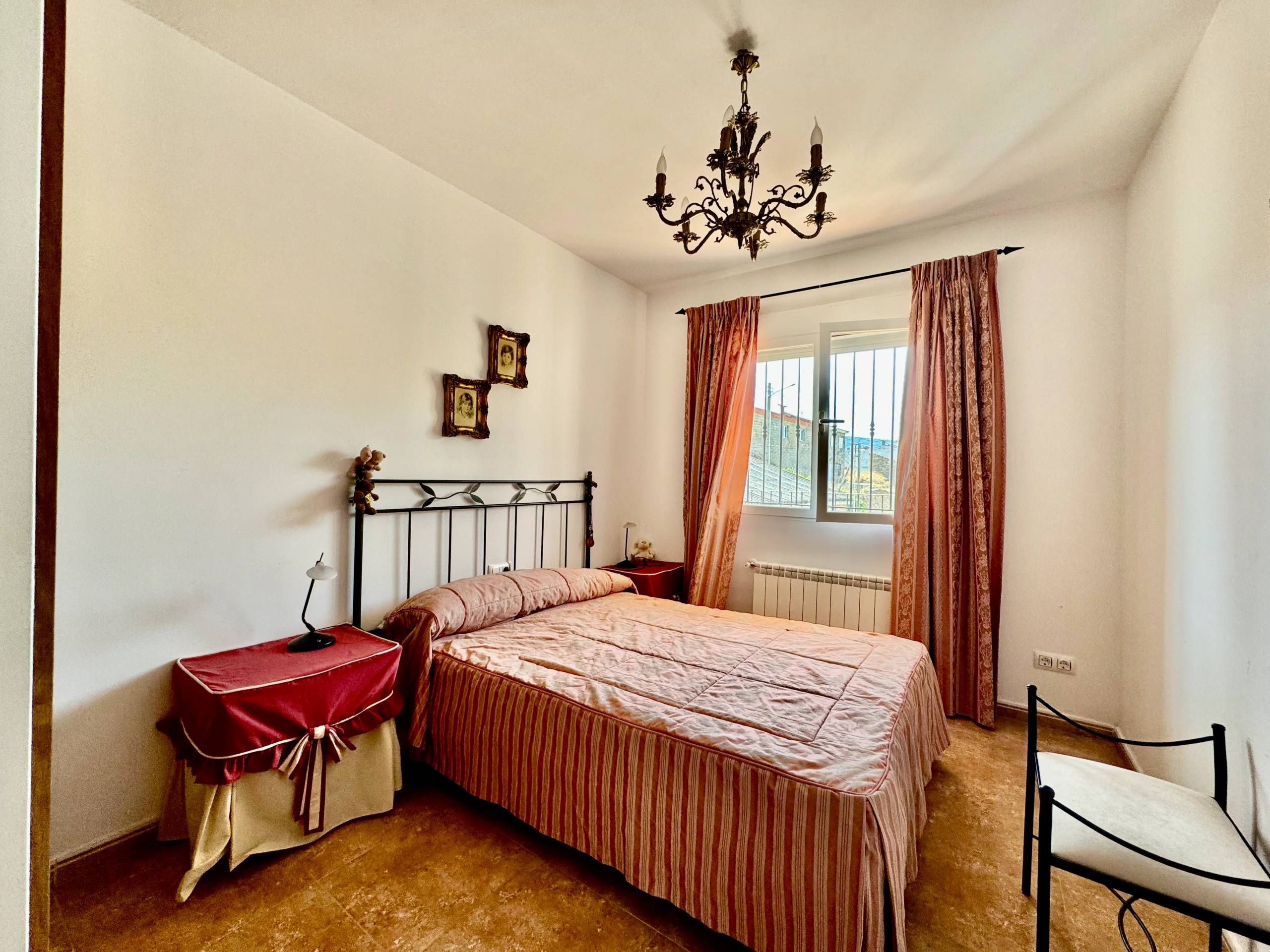 Primer dormitorio del chalet