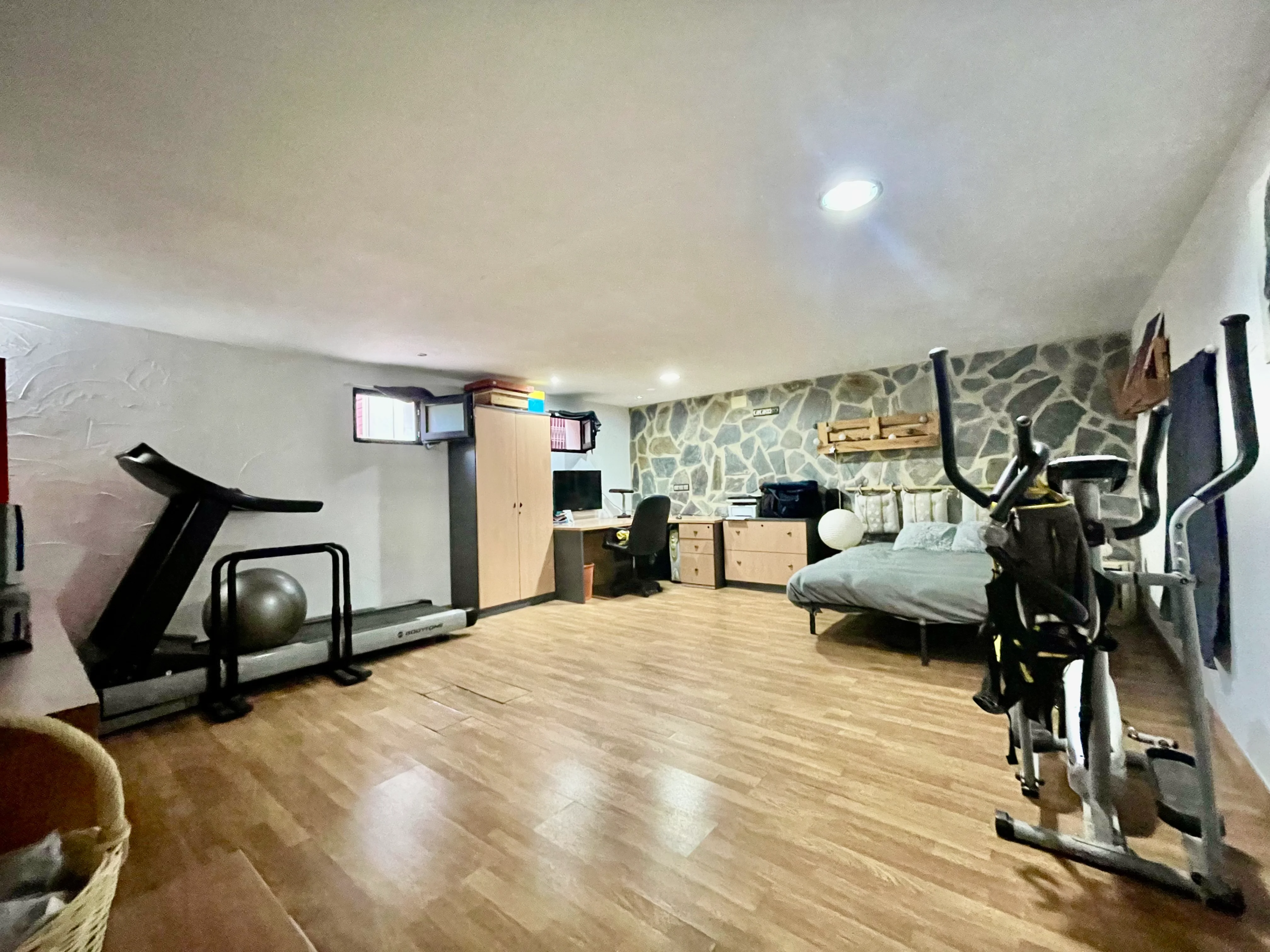 Sala de gimnasio en chalet