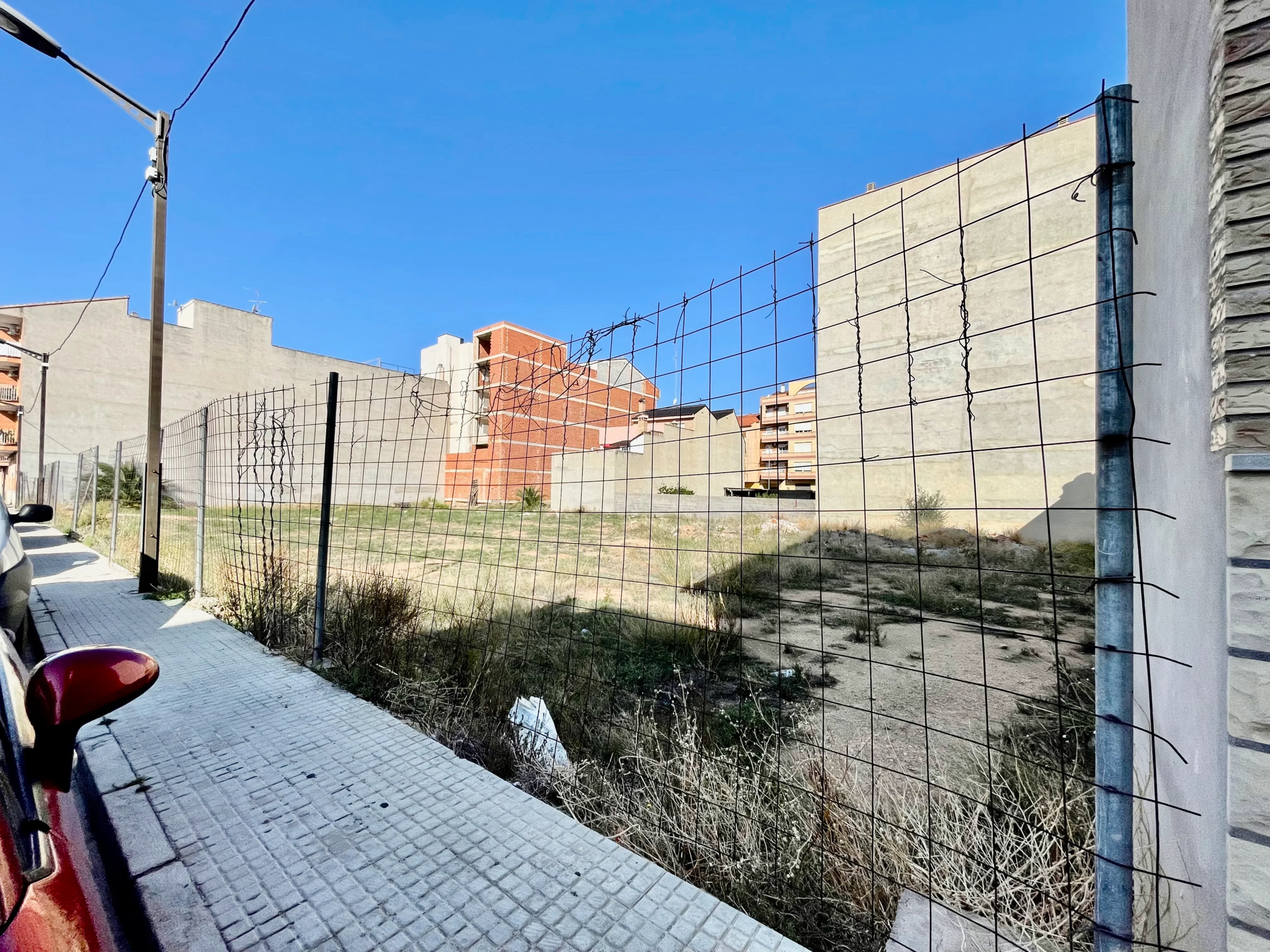 Terreno visto desde el extremo derecho