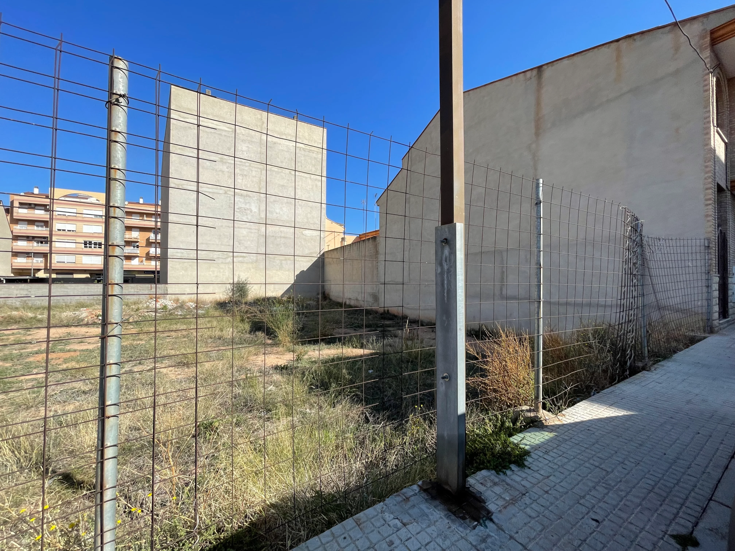 Terreno visto desde el extremo izquierdo